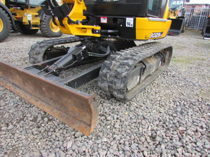 Miniexcavadora JCB 8029 CTS de 2.9 toneladas con 3 cucharones, excavadora hidráulica compacta de giro trasero a la venta a precio económico. - Product Image 2