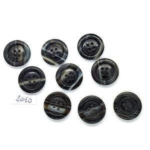 Boutons rustiques en corne de buffle à 4 trous pour pulls et cardigans - Product Image 3