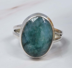 Handmade 925 Sterling <b>Silver</b> <b>Ring</b> with Green <b>Emerald</b> Gemstone Elegant Oval Shape Fashion Jewelry for Wedding or Christmas Gift - Product Image 3