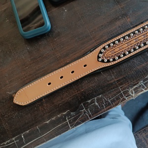 Laisse de chien en cuir de vache de conception de luxe collier pour animaux de compagnie clouté Western rembourré doux pour la formation prix de gros - Product Image 2