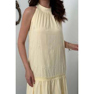Vestido Maxi Amarillo con Capas y Detalles de Encaje - Amarillo - Product Image 4