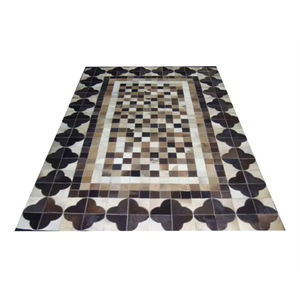 พรมขนวัวบนพื้นที่มีสไตล์ที่ยั่งยืนเป็นมิตรกับสิ่งแวดล้อมดีไซน์อมตะปักลายสำหรับสินค้าจำนวนมาก - Product Image 5