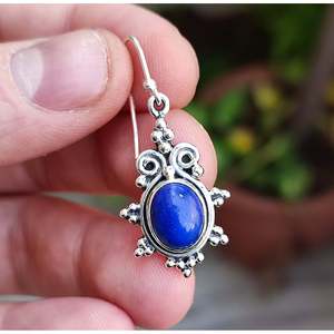 Boucles d'oreilles pendantes bohèmes faites à la main en lapis-lazuli ovale, pierre précieuse naturelle, bijoux en argent sterling artisanaux, cadeau d'anniversaire - Product Image 5