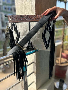 กระเป๋าผ้าอานแอลอีดีสไตล์ตะวันตกใหม่กระเป๋าถือสายหนังเครื่องมือกระเป๋าข้างแอซเท็กสีสันสดใสแกะสลักมือ - Product Image 4