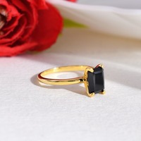 Bague de fiançailles en zircon taille émeraude plaqué rhodium, fabrication artisanale, sertie à griffes, certifiée par un tiers, en argent sterling