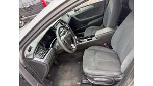 Véhicules d'occasion haut de gamme en promotion saisonnière : Hyundai Sonata SE 2.4L 2020, un best-seller - Product Image 5