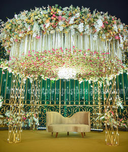 Elegante Boda Metal Mandap Decoración Tendencia Lujo Bodas Metal Mandap Venta Nueva Boda con velas Oro Metal Mandap Set - Product Image 4