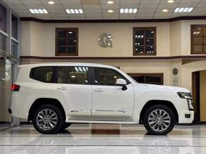 Nouveau 2025 pour LandCruiser GXR 3.5L SUV automatique avec intérieur sombre et caméra arrière disponible à la vente - Product Image 5