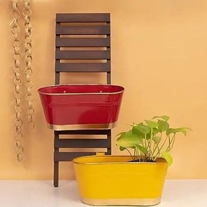 Juego de 2 macetas colgantes para decoración del hogar, maceta de barandilla, maceta de pared de hierro y Metal con acabado esmaltado, mayorista - Product Image 1