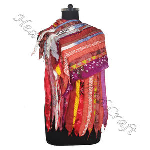 Vente en gros de châle sari en soie recyclée de créateur fait à la main 15 bandes écharpe longue vintage imprimée pour femme SC642 soie fine - Product Image 6