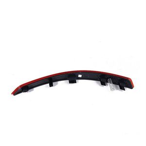 ตัวสะท้อนกันชนหลังด้านซ้ายใช้ได้กับรถ Audi A4 2016-2022 OEM 8W0945105C - Product Image 2