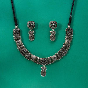 Conjunto de joyería de latón de estilo lindo de calidad de exportación hecha a mano, collar de diamantes de imitación de cristal chapado oxidado, pendientes para mujer - Product Image 1