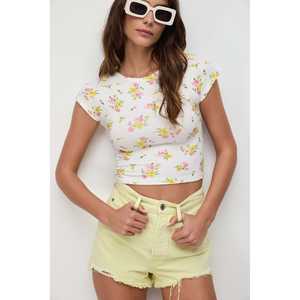 Blusa Casual de Manga Corta con Cuello Redondo, 100% Poliéster, Estilo Básico, Corta, con Logotipo Frontal - Product Image 1