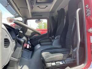 Camión Volquete MERC EDES BE NZ ATEGO 2019 Nuevo/Usado, 8.0L, Rojo, Motor Diésel de Alta Resistencia, Cámara Trasera, Capacidad de 30-40T - Product Image 2