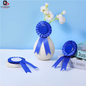 Insignias Bordadas Ecológicas al por Mayor para Eventos, Escuelas y Clubes, Opciones de Logotipo Personalizado, Acabado Premium, con Pin de Seguridad - Product Image 3