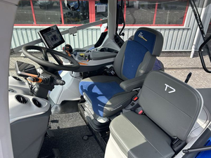 นิว ฮอลแลนด์ T-7.300 A-C นิว เจน บลู พาวเวอร์ ดีโม - Product Image 5