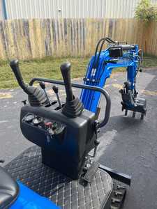 Prowler PM-12 Mini Pelles Roue/Chenille d'occasion avec Huade Cylindre Hydraulique Moteur Pompe Moteur Engrenage PLC & Godet Accessoires - Product Image 4