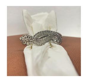 Haut décoratif fait à la main rond de serviette décoration de table rond de serviette argent rustique en aluminium métal - Product Image 1