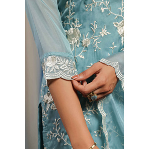 Set di Kurta, Pantaloni e Dupatta Aqua da Donna Falsafa Ayesha - Product Image 3