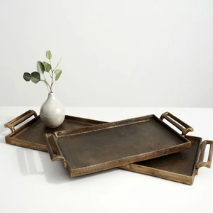 Bandeja de servicio rectangular decorativa de proveedor indio Bandeja de metal de aluminio de 11 pulgadas con adornos Bandeja de servicio elegante Proveedor indio - Product Image 1