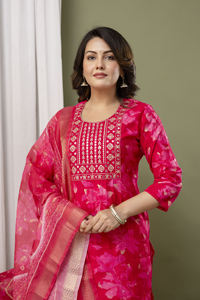 Ensemble Kurta élégant en tissu rayonne, vêtements ethniques indiens, avec dupatta, ensemble Kurta pour femmes, vêtements de fête, au meilleur prix - Product Image 3