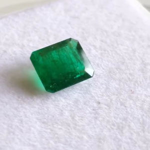 แซมเบียมรกตธรรมชาติต้นกำเนิดมรกตตัดเกรด AAA ความเงางามและสีสวยการตัดและขัดสมบูรณ์แบบสำหรับเครื่องประดับ - Product Image 1