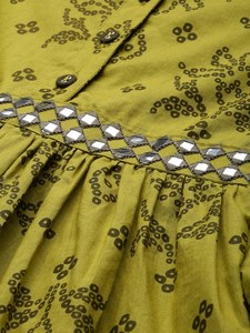 Vestidos de Algodón Suave para Mujer, Última Moda 2024, Estampados con Motivos Étnicos Verdes, Corte Evase, Manga Larga, Cuello en V, Vestido Elegante - Product Image 5