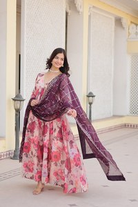 2024 vendeur chaud robe de maternité pour femmes tendance pour Photoshoots robes vintage afghani vêtements de fête Salwar Kameez - Product Image 3