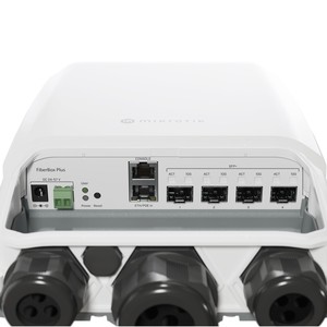 CRS305-1G-4S Mikrotik + สวิตช์ออก, 1x RJ45 1000เมกะไบต์/วินาที, 4X SFP +, IP66 - Product Image 4