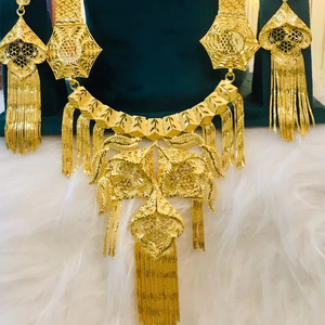 Vintage EE. UU. Francia estilo 24K chapado en oro 18K cobre patrón Floral circón pendientes collar conjunto de joyería de moda accesorio - Product Image 1