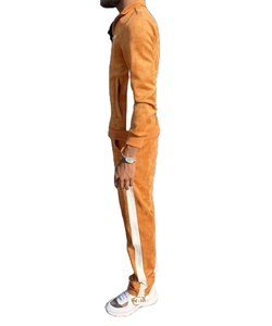 Chándal Ecológico con Capucha y Estampado, Ropa Resistente para Exteriores, Diseñada para Condiciones Frías y Difíciles - Product Image 3