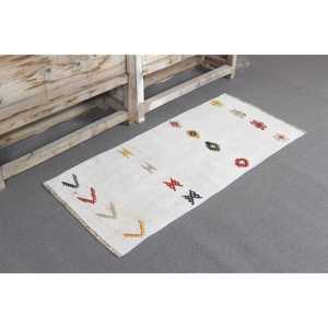 Tapis turc Kilim 1,8 x 3,9 pieds, tapis vintage, tapis en laine à imprimé animal blanc - Product Image 1