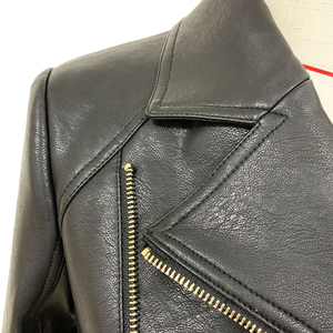 Áo khoác da thời trang thiết kế cao cấp dành cho nữ, kiểu dáng ôm sát, ngắn, có phần cứng màu vàng. - Product Image 5