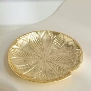 Bandeja de servicio decorativa de hojas de aluminio de alta calidad y bandeja decorativa para mesa central para vender. - Product Image 2