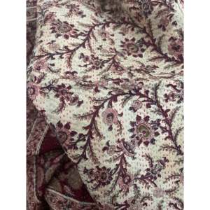 ผ้าพันคอไหมคันธาพิมพ์ลายดอกไม้ยาว ลายวาดมือ สไตล์โบราณ - Product Image 1