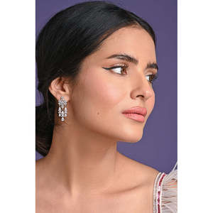 Compre Pendientes de Plata de Ley 925 de Primera Calidad para Mujeres y Niñas, Pendientes Colgantes de Oro de 18K con Diseño de Flor - Product Image 3