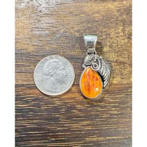 Colgante Navajo Hecho a Mano de Ostra Espinosa y Plata de Ley con Engaste de Bisel e Incrustaciones de Turquesa y Ópalo, Joyería Religiosa para Regalos - Product Image 3
