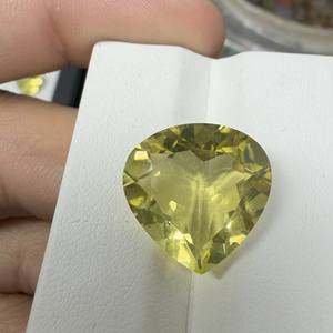 Quartz citron en forme de coeur 12mm à 15mm pierre précieuse naturelle en vrac pour la fabrication de bijoux en gros - Product Image 4