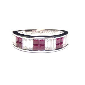 Vente en gros de bagues de mariage classiques en or blanc massif 18 carats pour femmes, prix d'usine, sertissage invisible, rubis naturel véritable - Product Image 1