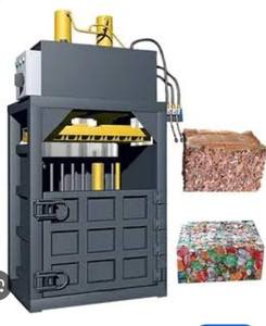 Presse à balles industrielle lourde de 20 tonnes avec moteur et pompe 480V 10kW pour le pressage de déchets plastiques - Product Image 4