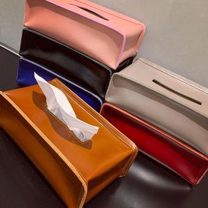 Sac de rangement vintage en cuir pour camping et voiture, avec un design artisanal durable, personnalisable pour une utilisation dans la salle de bain - Product Image 4