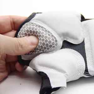 ถุงมือยกน้ำหนักครึ่งนิ้วระบายอากาศได้ดีกันลื่นสำหรับยิมและฟิตเนส - Product Image 3