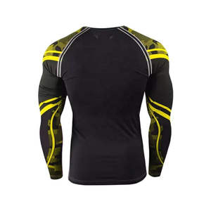 Camisas de compresión OEM de calidad superior personalizadas al por mayor capa base de poliéster para entrenamiento Rash Guards hombres Fitness camisa para hombre - Product Image 2