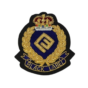 Badge de blazer brodé à la main en fil de bullion, design sur mesure, nouveaux arrivages, prix usine - Product Image 1
