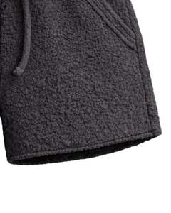 Shorts en molleton sherpa noir personnalisés par le fabricant, confortables et doux pour femmes, vêtements de détente en peluche, taille élastique avec cordon de serrage, décontractés, confortables pour l'hiver - Product Image 5