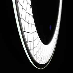 Miroir LED rond de 70 cm avec éclairage et éléments décoratifs - Product Image 4