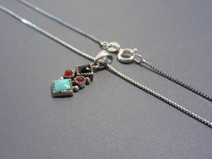 สร้อยคอเงินสเตอร์ลิงทำด้วยมืออันสวยงามแนววินเทจจี้อัญมณีหลายชิ้นสำหรับผู้หญิงการตั้งค่าการหมั้นครั้งที่สาม - Product Image 2