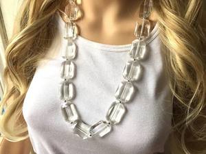 <b>Red</b> Resin Bead Necklace with <b>Bow</b> Pendant and Gold Plated Stainless Steel Chain, Elegant Choker Gift Jewelry - Product Image 3