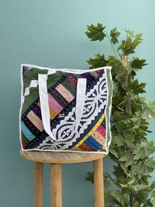 Vente en gros de sacs cabas matelassés en coton pour femmes, sacs à provisions personnalisés à motifs patchwork imprimés, sacs de voyage à usage quotidien, à la plage, idée cadeau - Product Image 3