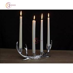 Bougeoir en aluminium argenté classique de qualité supérieure du fabricant Centre de table de style indien unique pour Pâques - Product Image 5